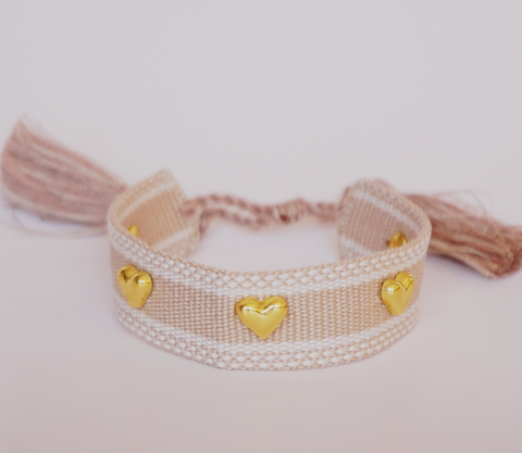 Pulsera hilos corazones