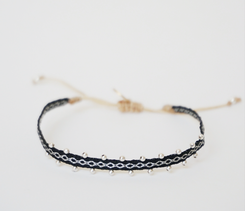 Pulsera con plata negra